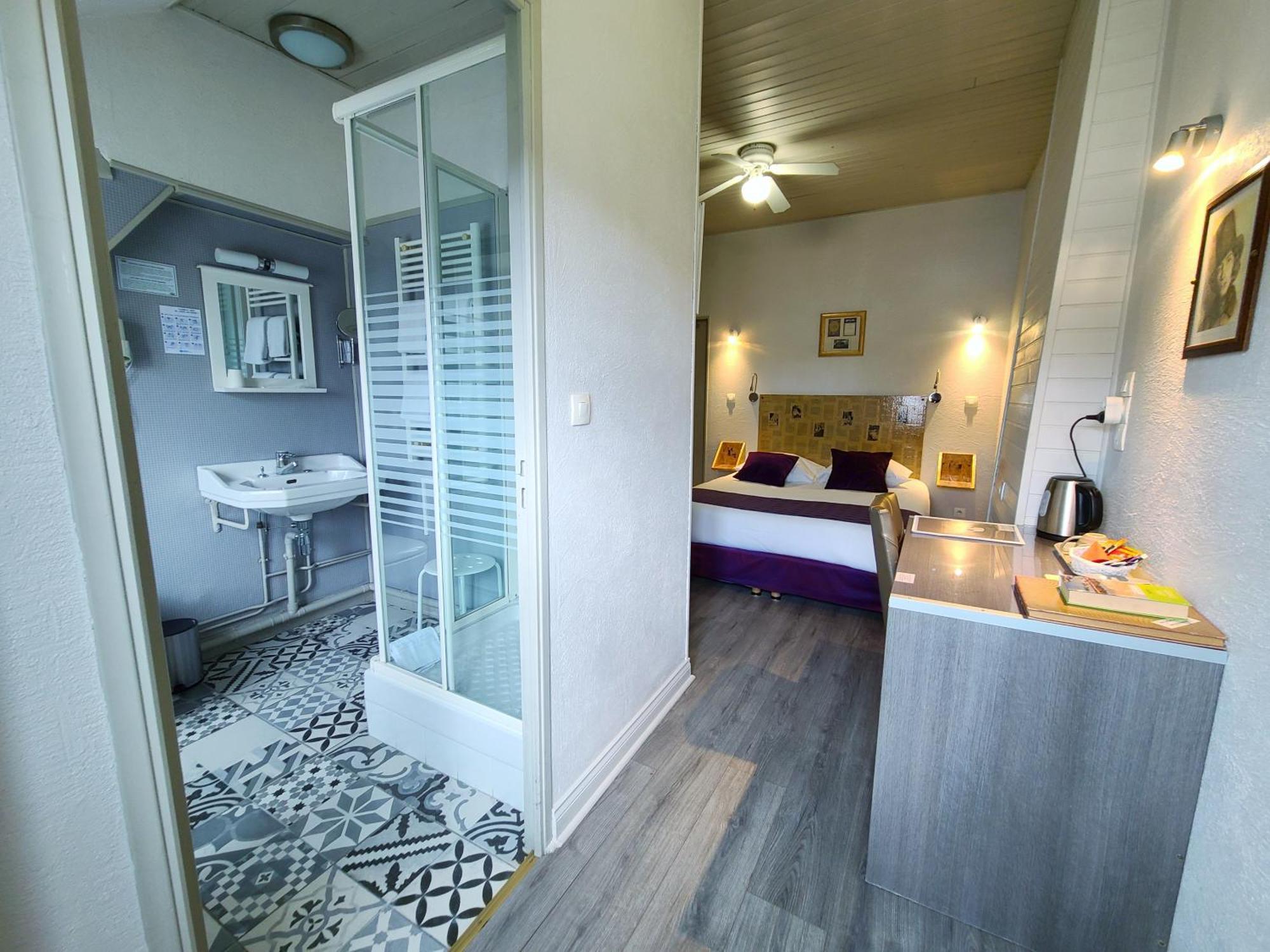 Hotel Mille Et Une Feuilles La Charité-sur-Loire Zimmer foto